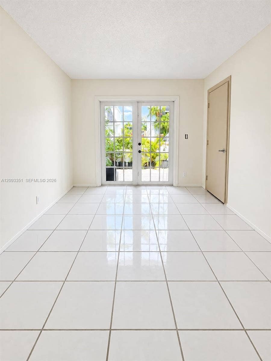 712 NE 26th Avenue, Hallandale Beach, FL 33009 first floor