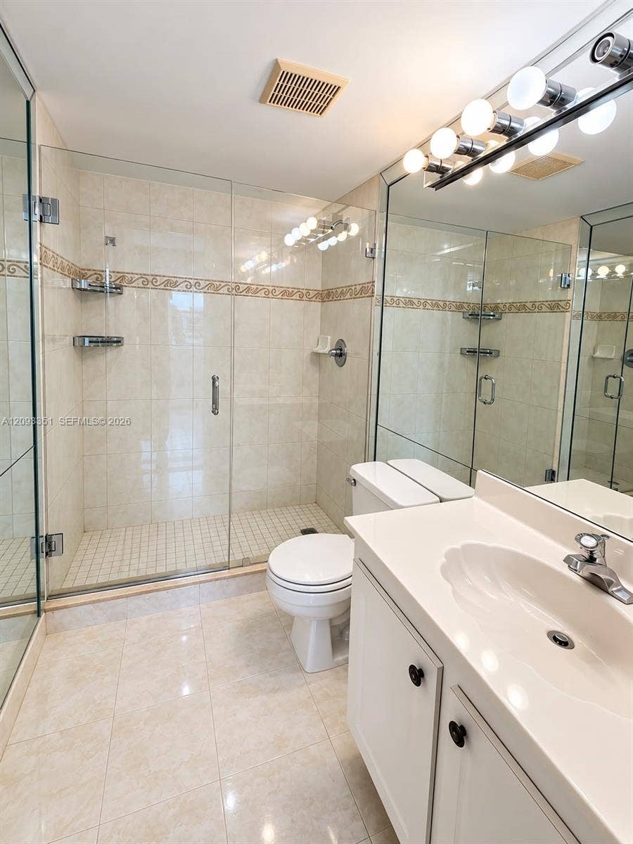 712 NE 26th Avenue, Hallandale Beach, FL 33009 second floor
