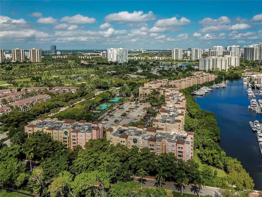 Property photo for 19555 E Country Club Drive, #8202, Aventura, FL