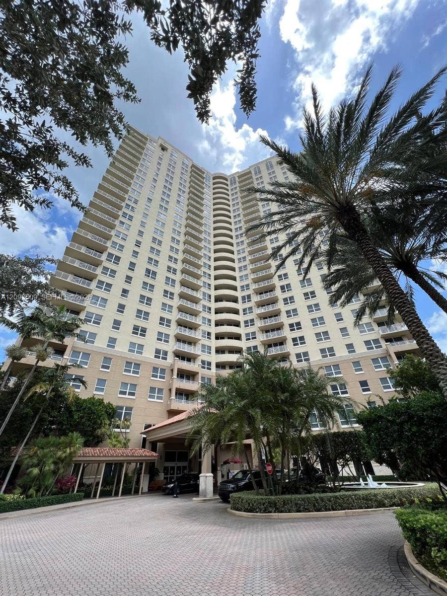 19501 W Country Club Drive, #TS-03, Aventura, FL 33180 Photo 4