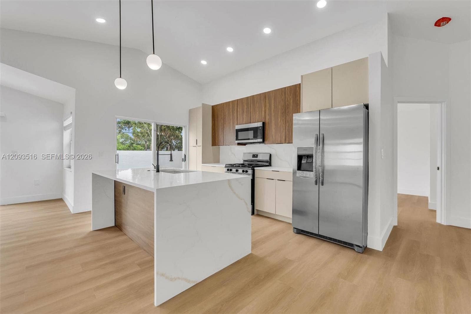 16 Gables Boulevard, Weston, FL 33326 Photo 7