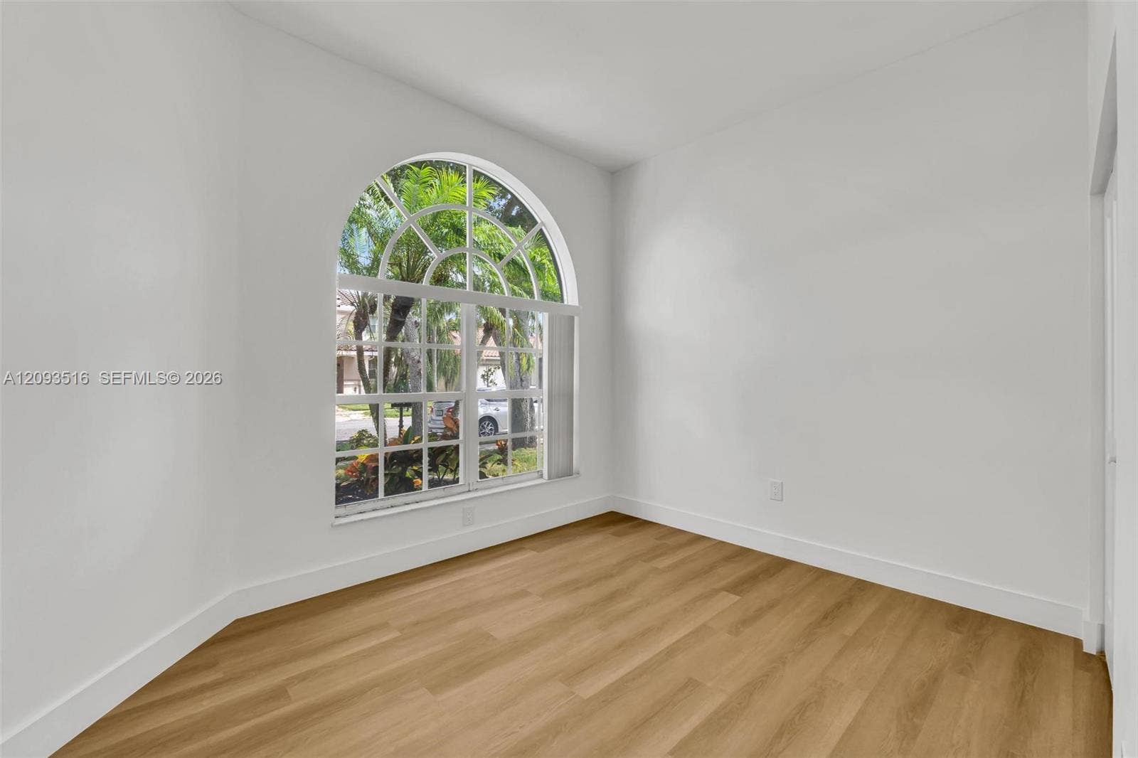 16 Gables Boulevard, Weston, FL 33326 Photo 18