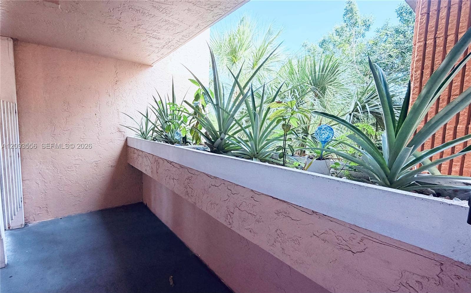 6800 Cypress Road, #401, Plantation, Plantation, FL 33317 Decorate your corridor as you wish!