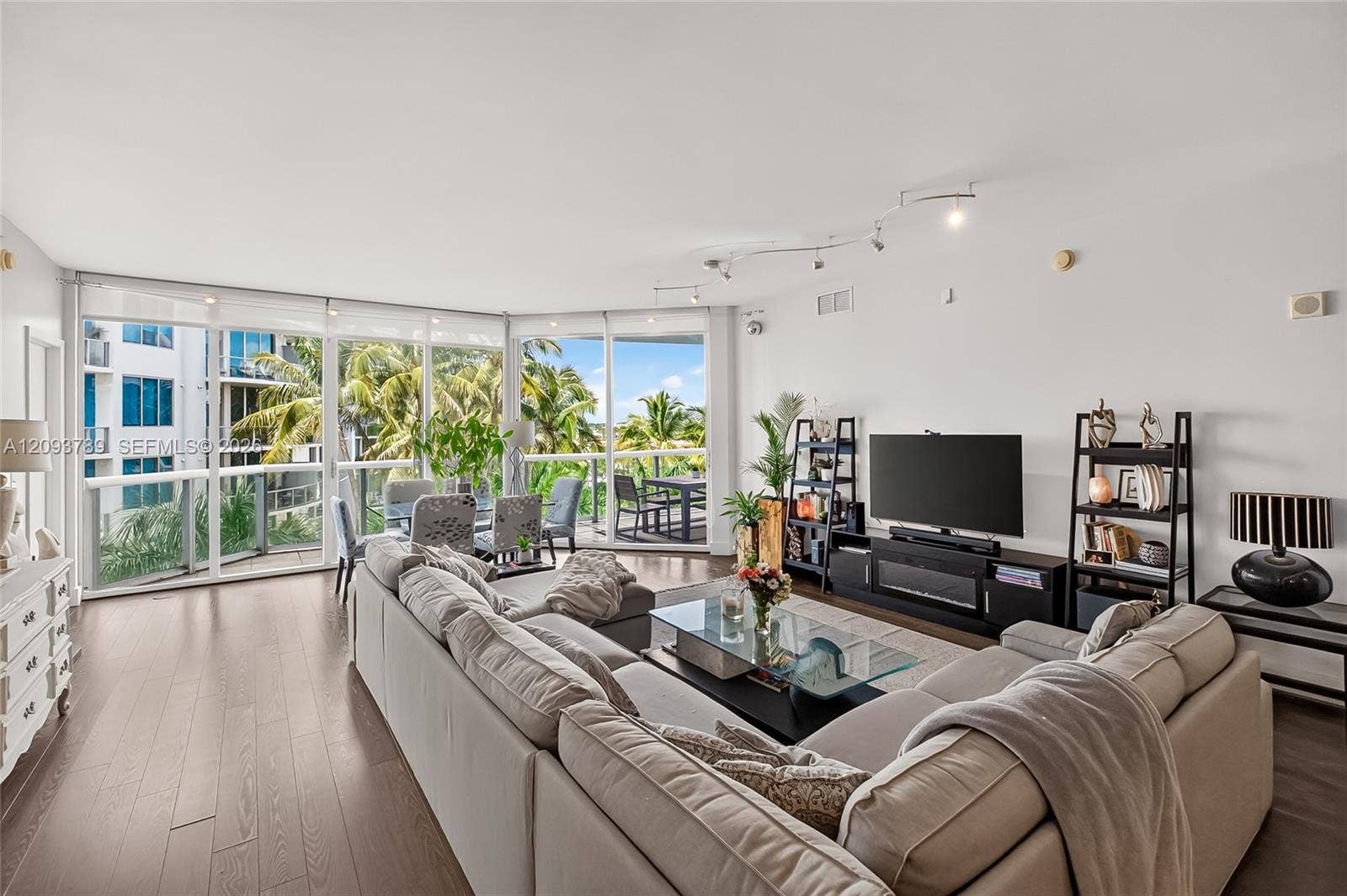 Aventura, FL 33180 Photo 16