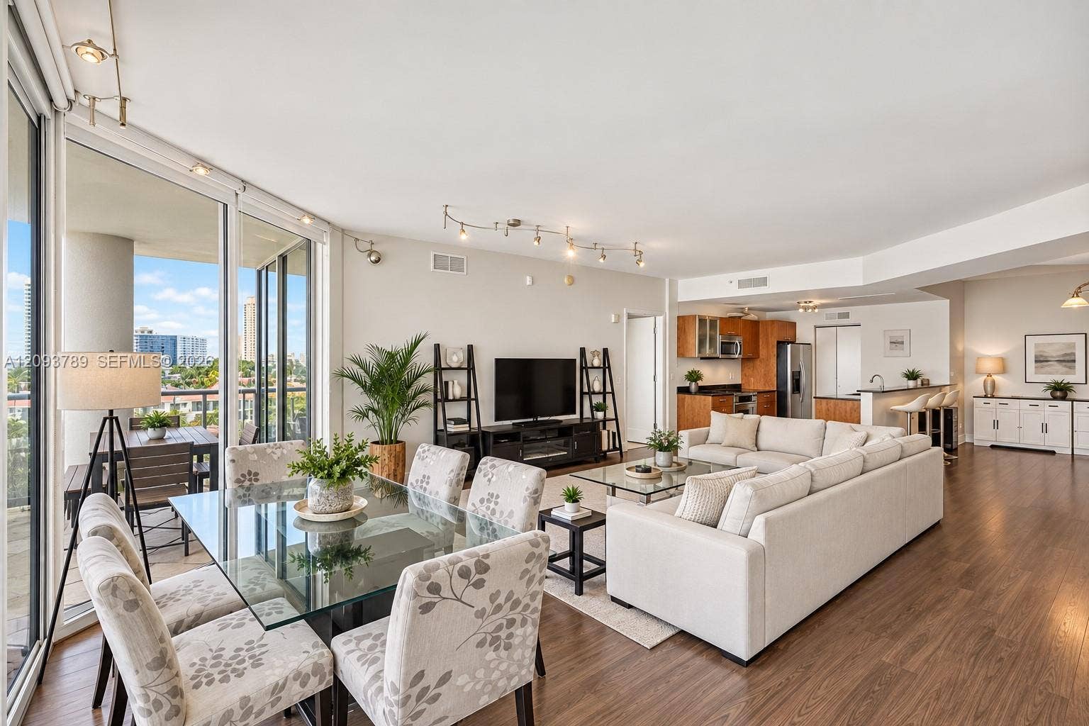 Aventura, FL 33180 Photo 5
