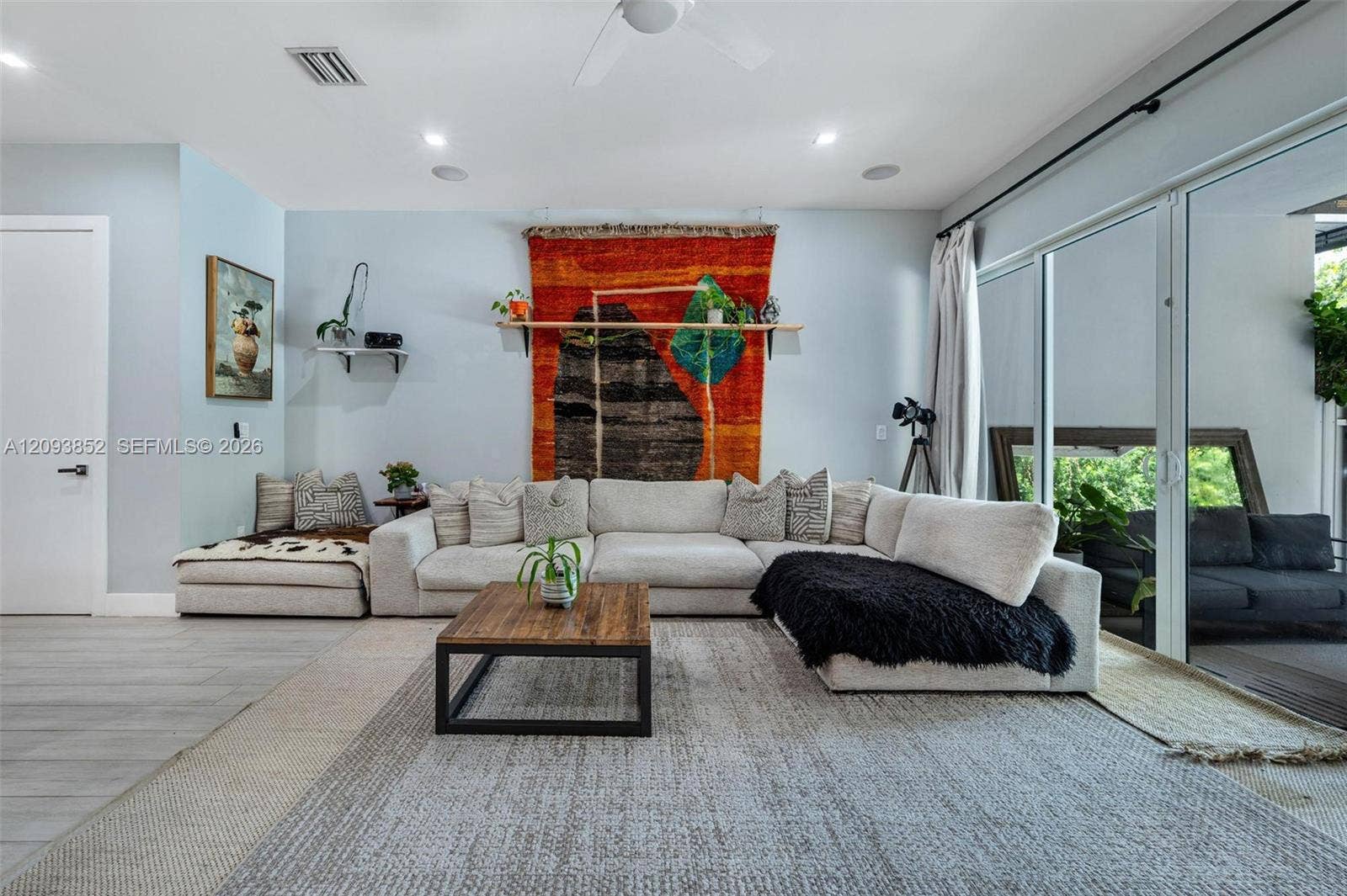 Cozy, open living room