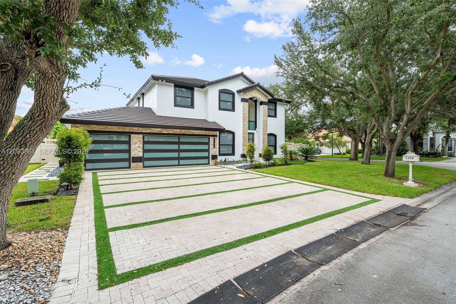 1254 NW 102nd Way, Coral Springs, FL 33071 FRONT OF STRUCTURE