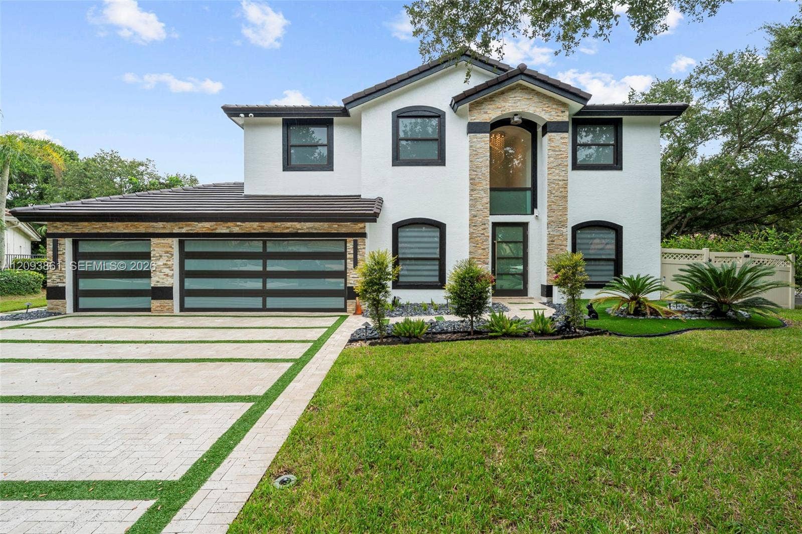 1254 NW 102nd Way, Coral Springs, FL 33071 FRONT OF STRUCTURE
