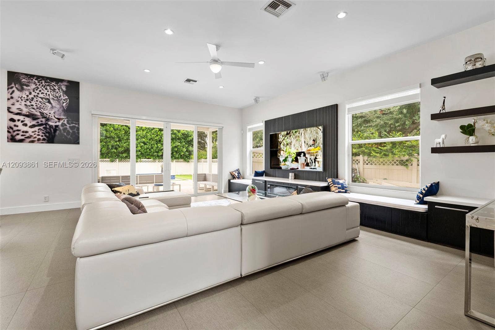1254 NW 102nd Way, Coral Springs, FL 33071 LIVING ROOM