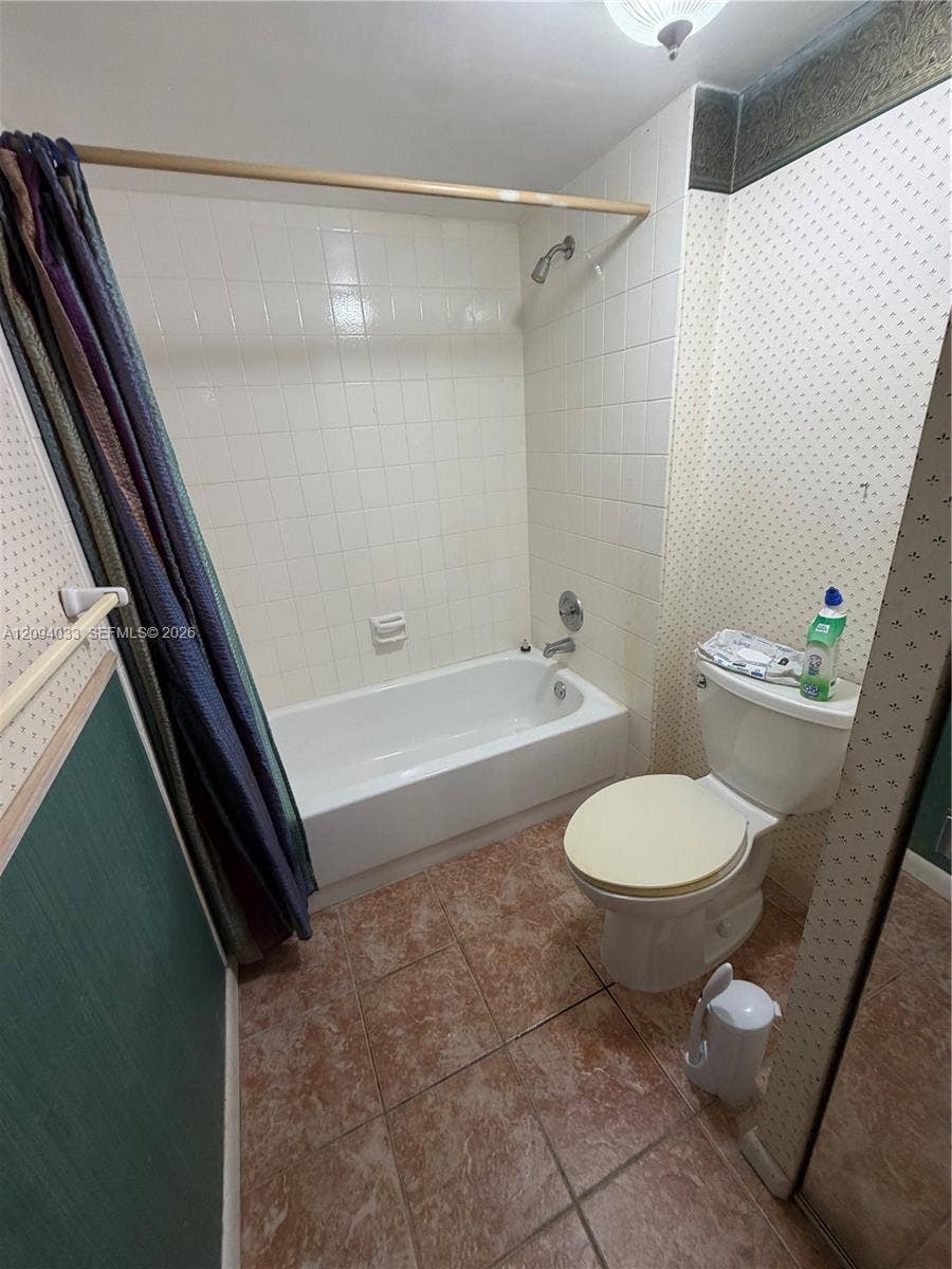 2564 Lakeview Court, Cooper City, FL 33026 2