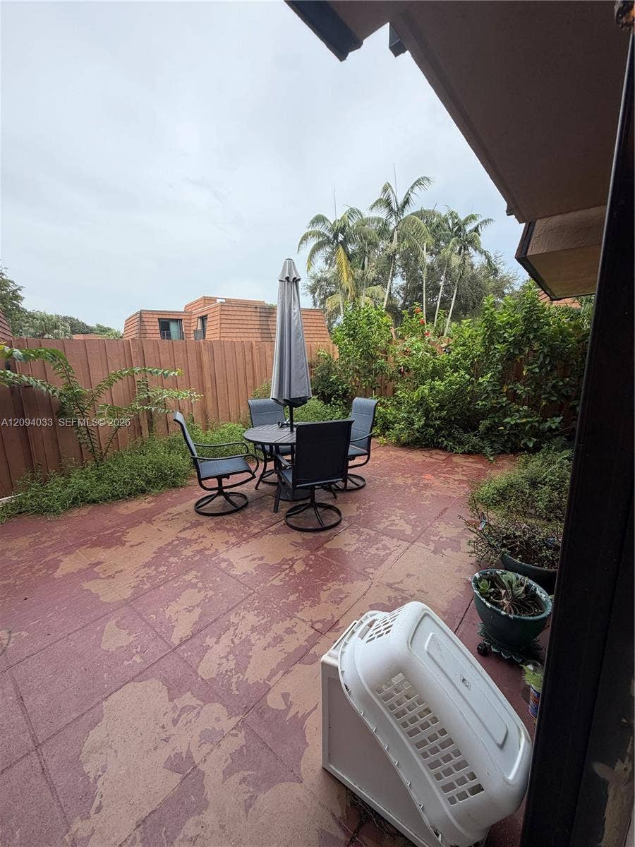 2564 Lakeview Court, Cooper City, FL 33026 Photo 21