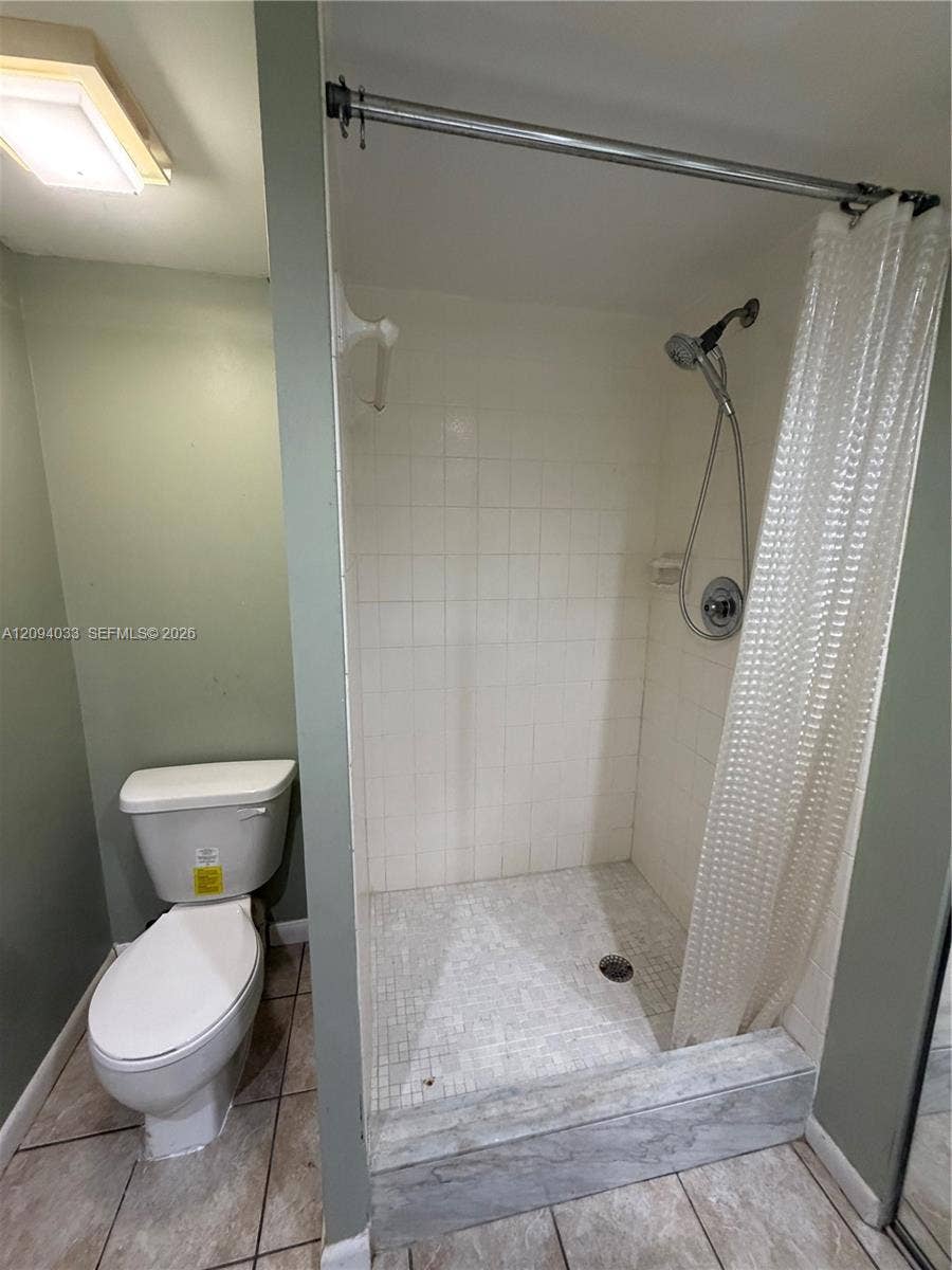 2564 Lakeview Court, Cooper City, FL 33026 1