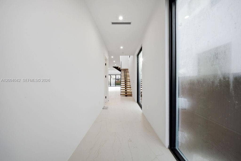1332 NE 16th Terrace, Fort Lauderdale, FL 33304 Photo 2