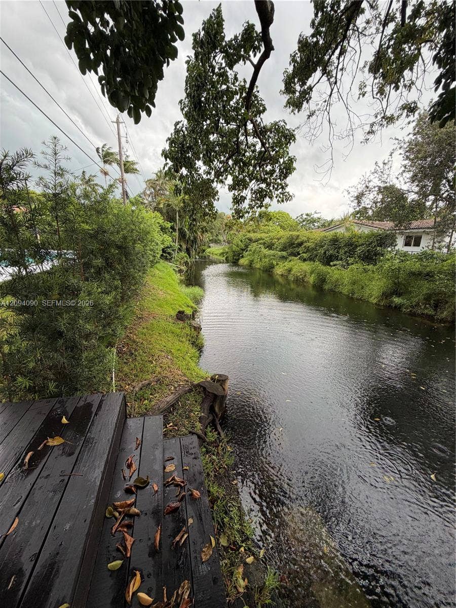 2215 NE 204th Street, Miami, FL 33180 Photo 19