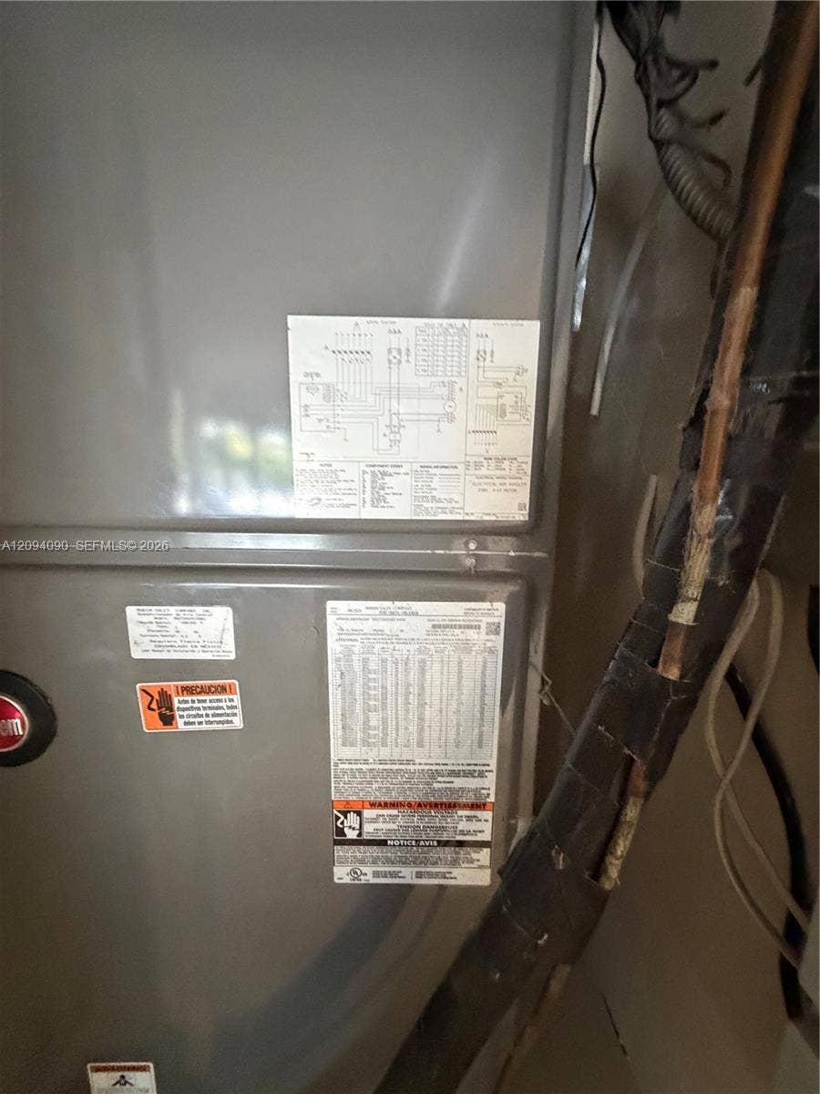 2215 NE 204th Street, Miami, FL 33180 New air rheem conditioning