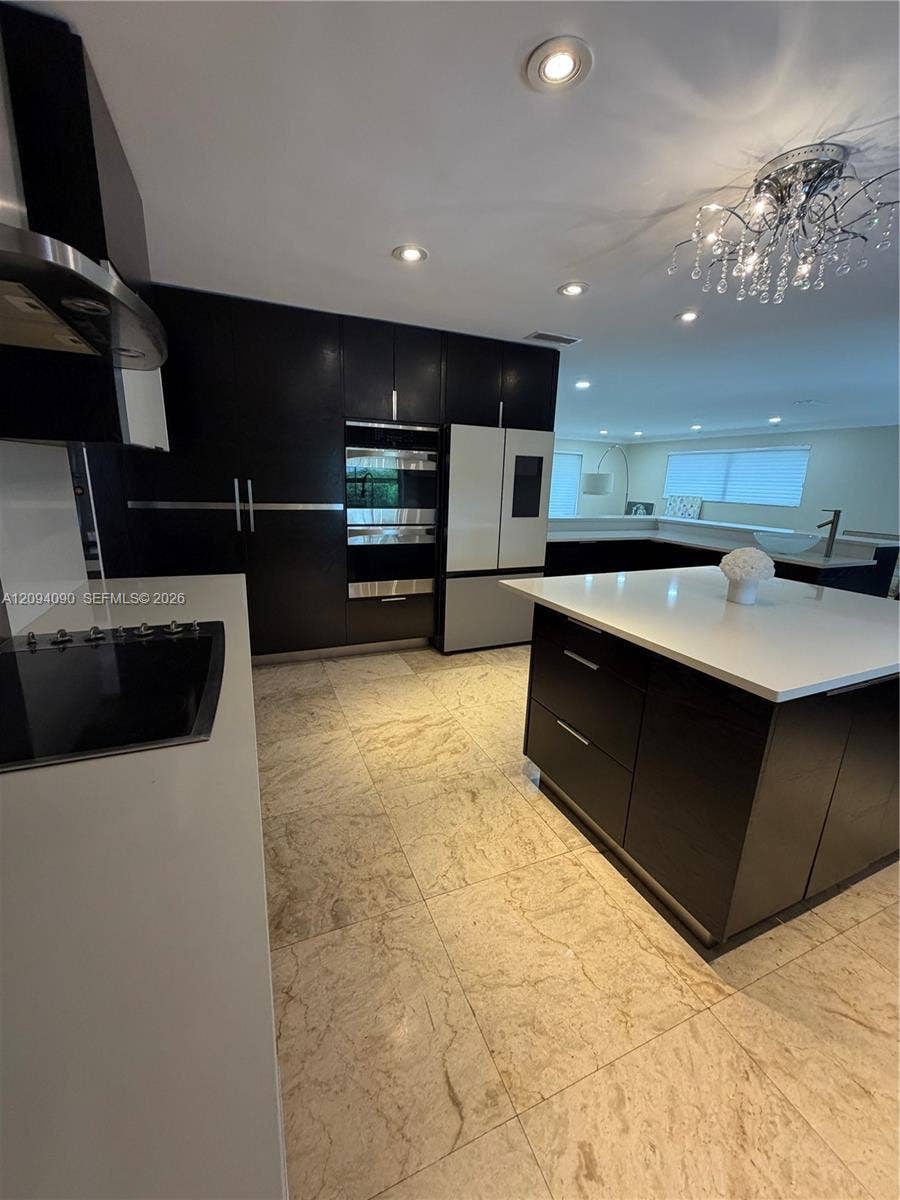 2215 NE 204th Street, Miami, FL 33180 Photo 37
