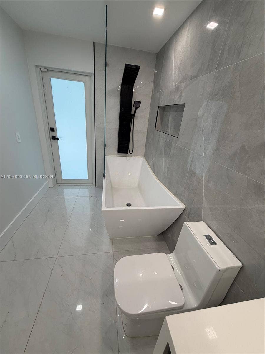 2215 NE 204th Street, Miami, FL 33180 Photo 54