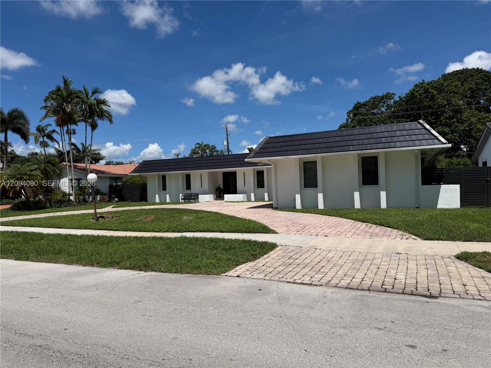 2215 NE 204th Street, Miami, FL 33180 Photo 4
