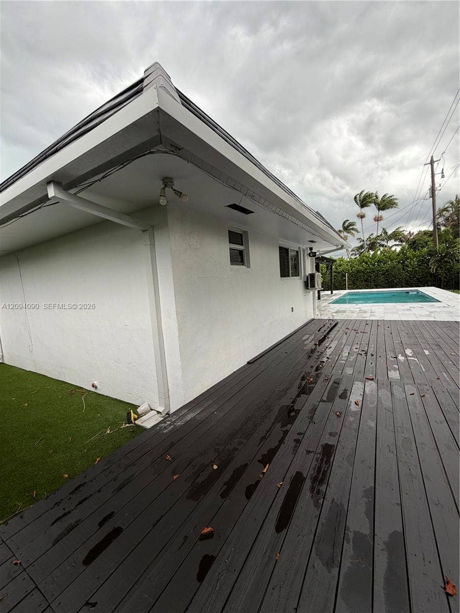 2215 NE 204th Street, Miami, FL 33180 Photo 17