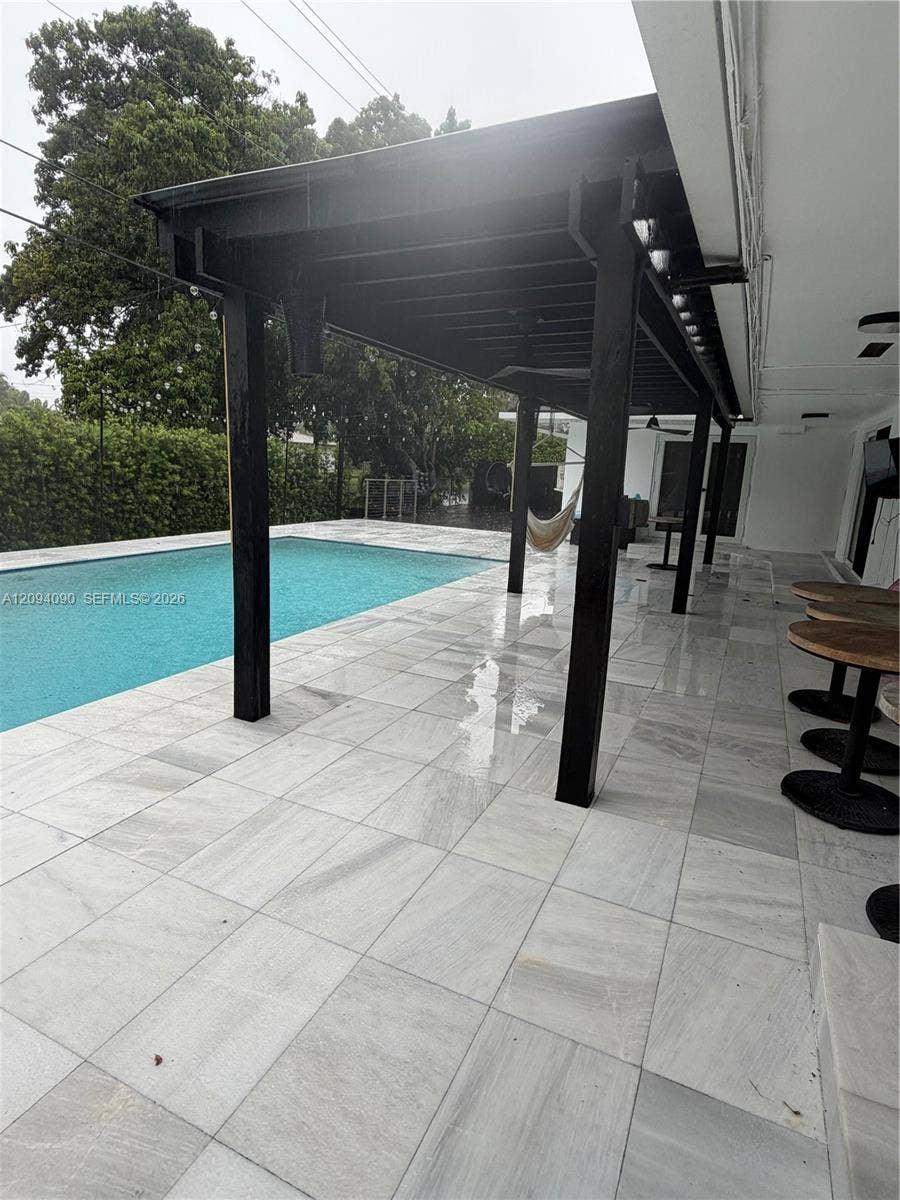 2215 NE 204th Street, Miami, FL 33180 Photo 23
