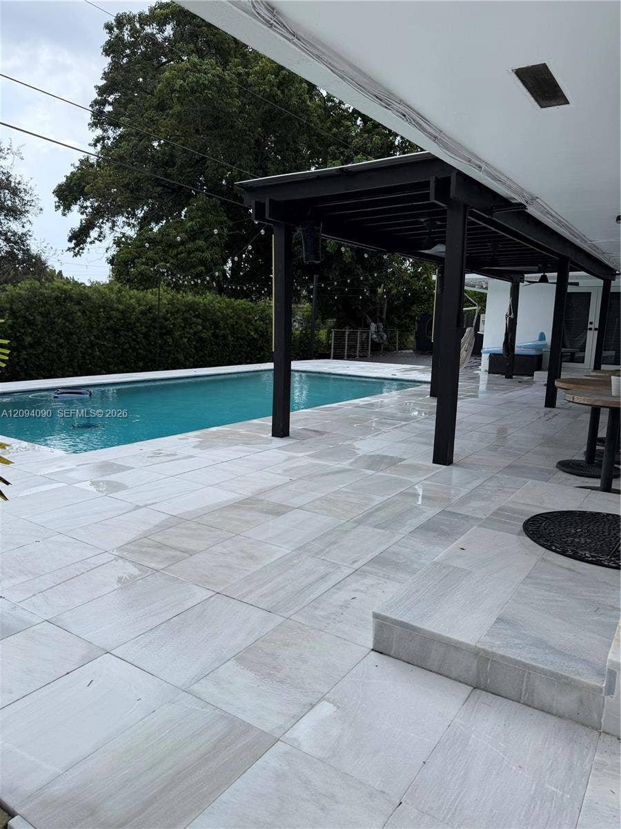 2215 NE 204th Street, Miami, FL 33180 Photo 15