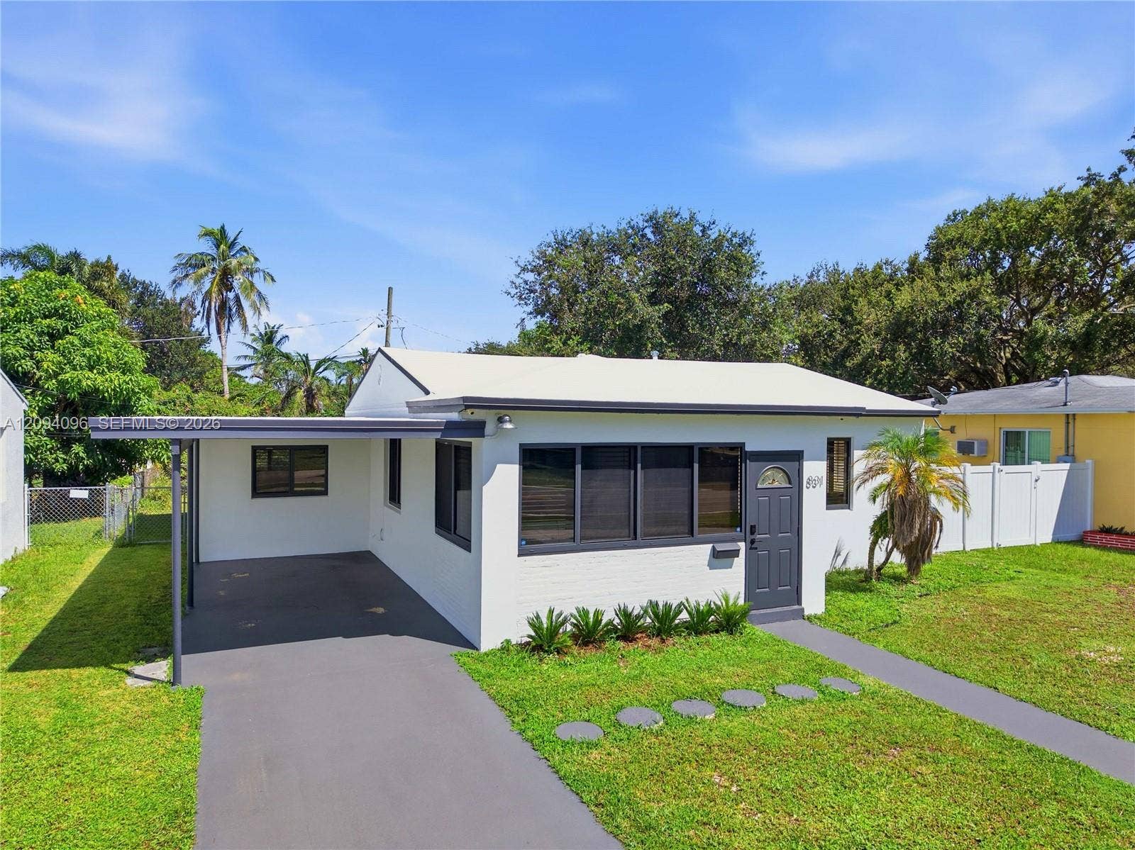 831 S 28th Avenue, Hollywood, FL 33020 Photo 2