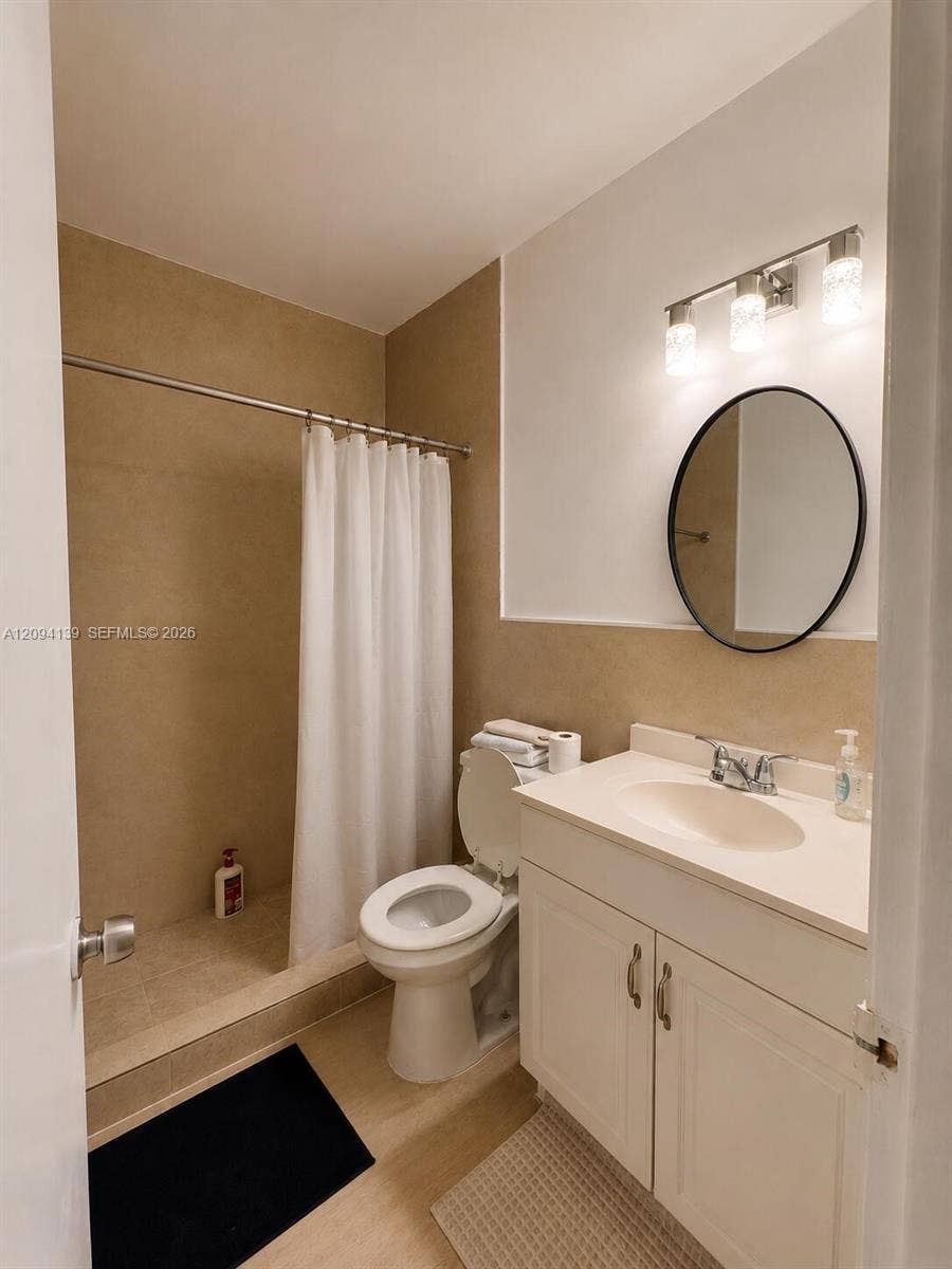 600 Layne, #226, Hallandale Beach, FL 33009 Photo 7