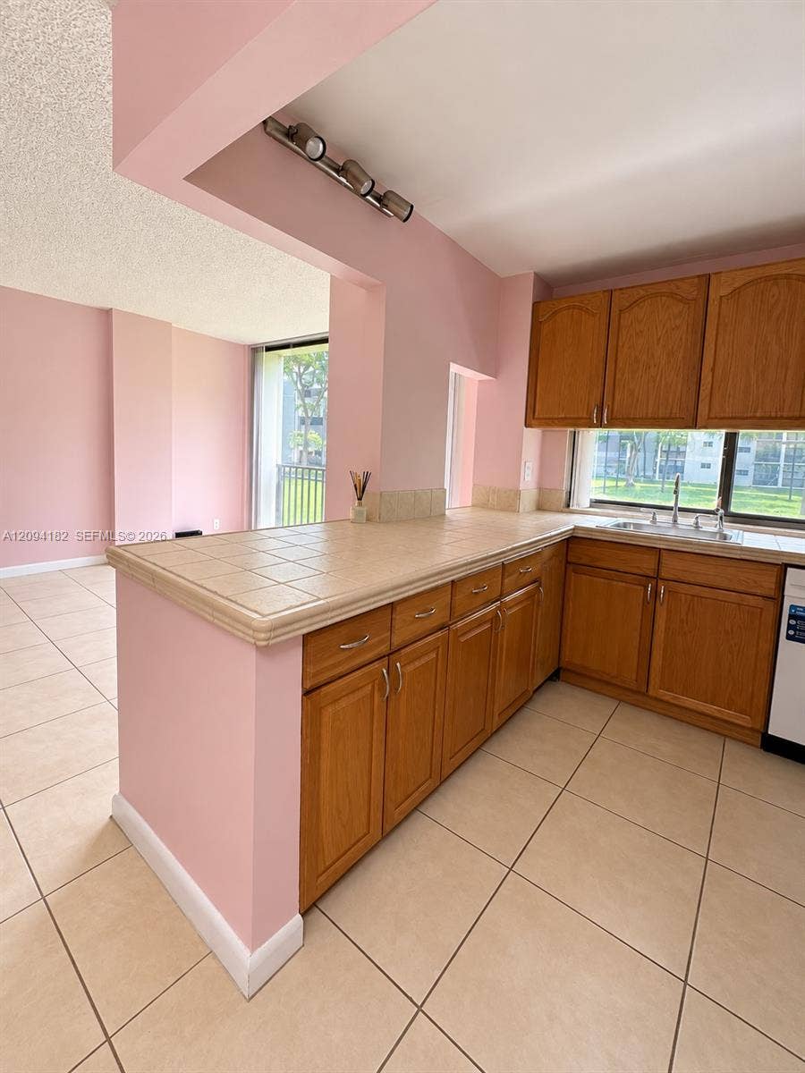 17011 N Bay Road, #117, Sunny Isles Beach, Sunny Isles Beach, FL 33160 Photo 4