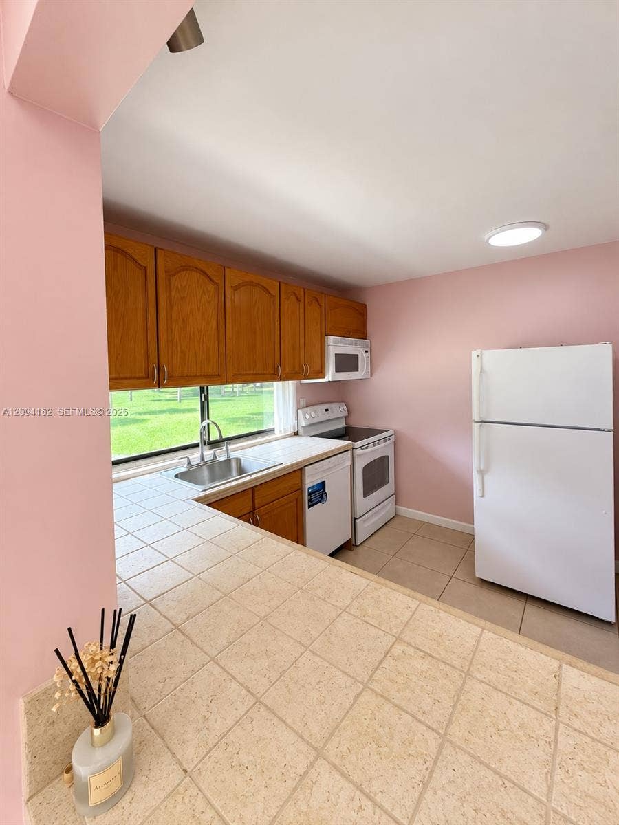 17011 N Bay Road, #117, Sunny Isles Beach, Sunny Isles Beach, FL 33160 Photo 3