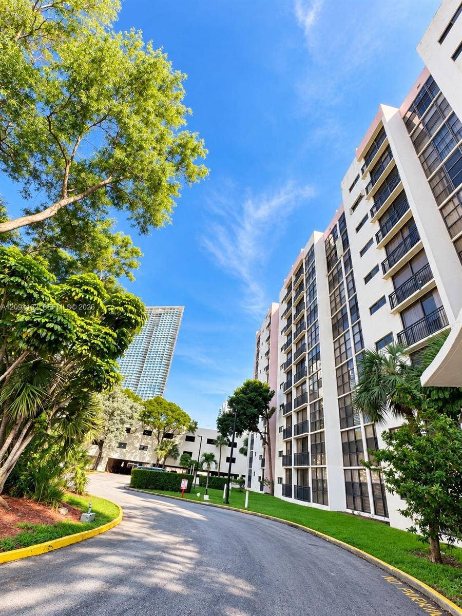17011 N Bay Road, #117, Sunny Isles Beach, Sunny Isles Beach, FL 33160 Photo 12