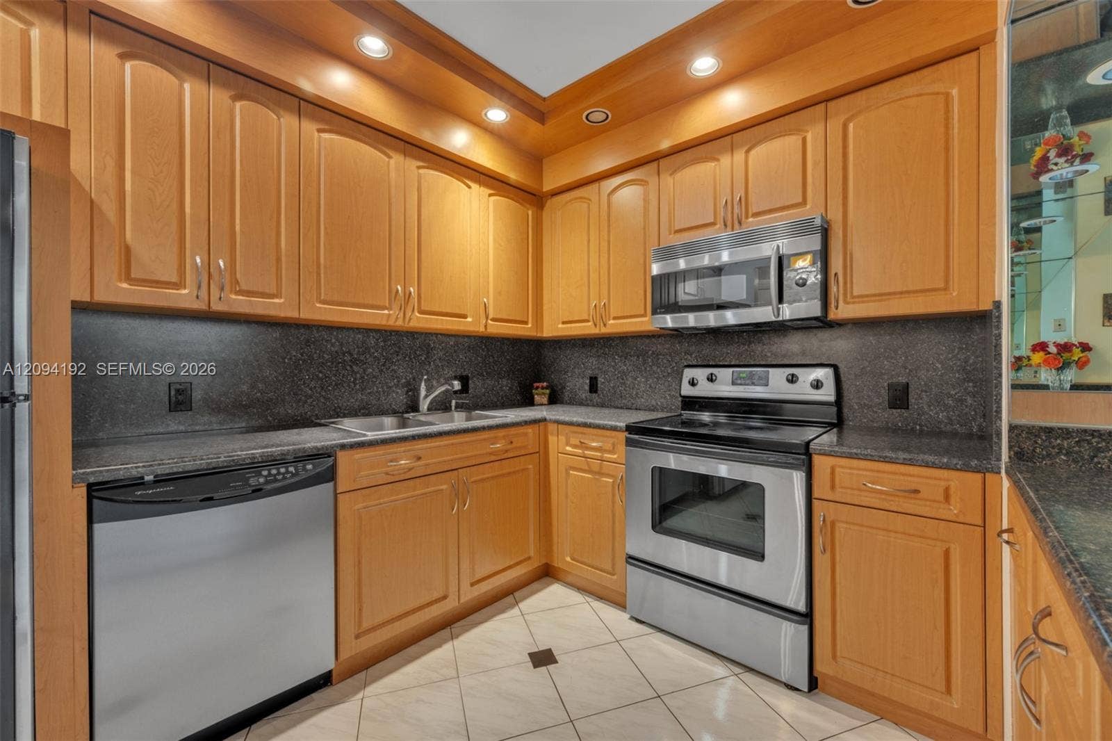 20281 E Country Club Drive, #305, Aventura, FL 33180 Photo 6