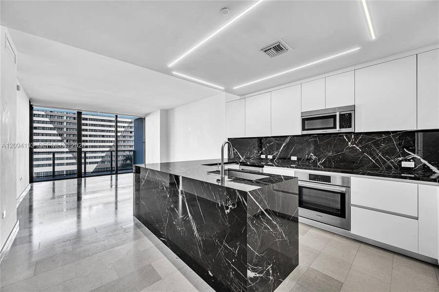Property photo for 88 SW 7th Street, #806, Miami, FL