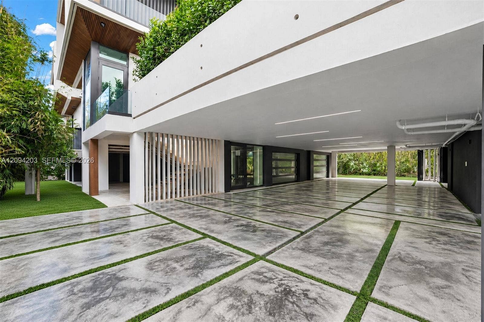 217 E Rivo Alto Drive, Miami Beach, FL 33139 Photo 7