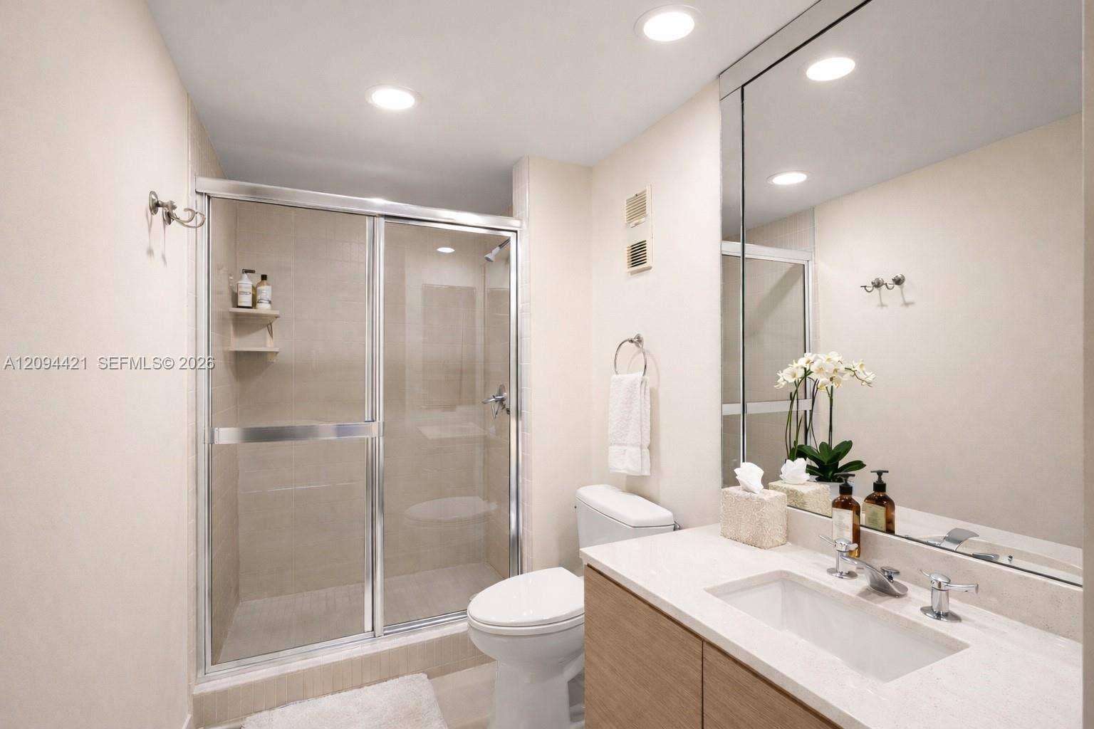 20281 E Country Club Drive, #403, Aventura, FL 33180 Virtually staged for illustrative purposes only. Virtually renovated & remodeled so you can get a look & feel. Just use for reference.
