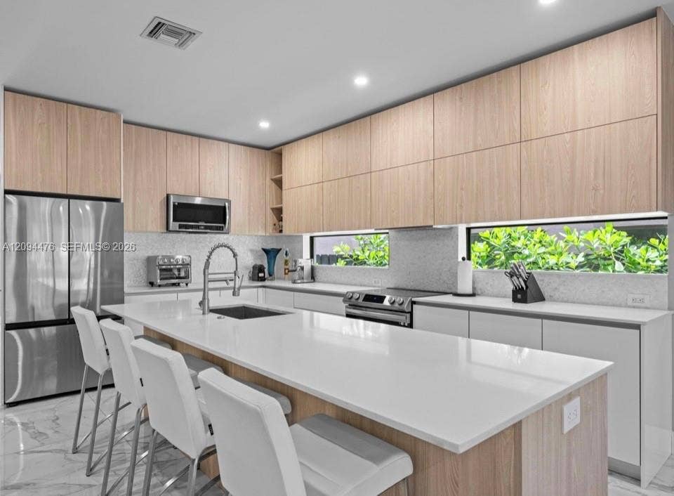 307 SW 10th Street, Fort Lauderdale, FL 33315 Photo 9