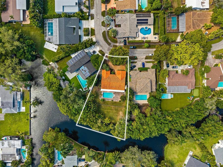 Property photo for 20011 NE 25th Avenue, Miami, FL