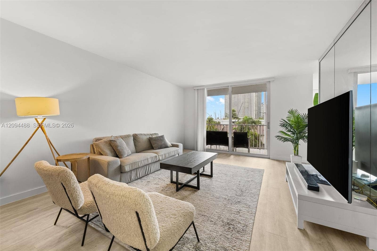 16565 NE 26th Avenue, #4D, North Miami Beach, FL 33160 Photo 2