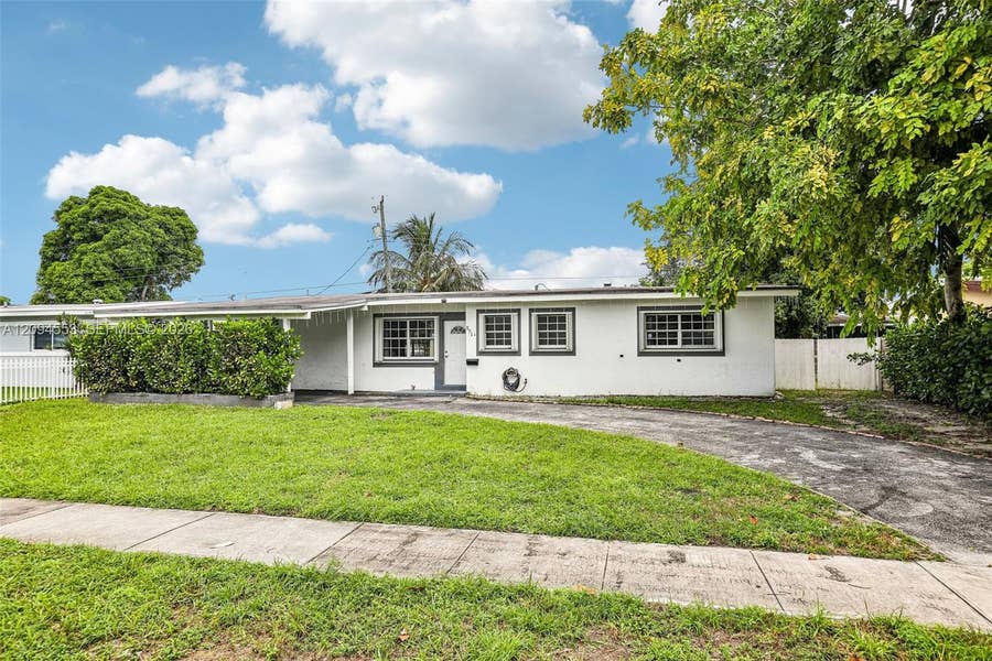 Property photo for 571 NE 172nd Street, North Miami Beach, FL