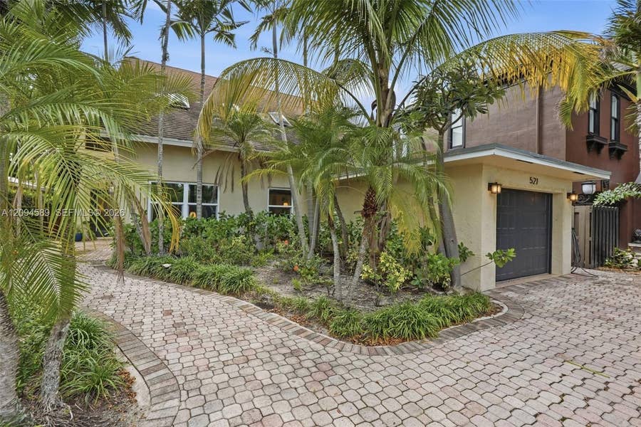 Property photo for 521 N Victoria Park Road, Fort Lauderdale, FL