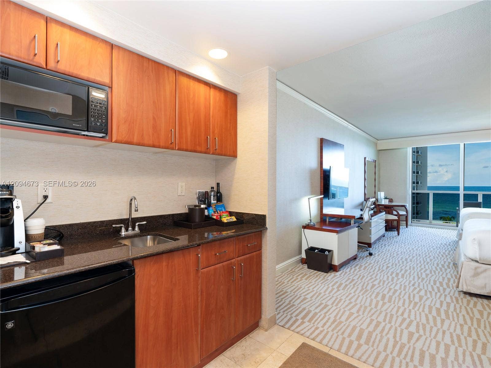18001 Collins Avenue, #606, Sunny Isles Beach, FL 33160 Photo 7