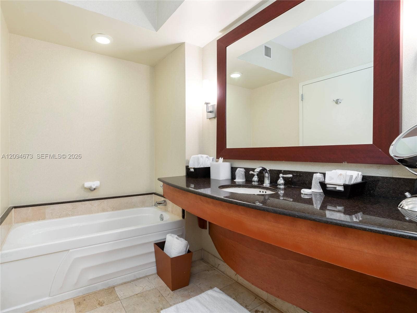 18001 Collins Avenue, #606, Sunny Isles Beach, FL 33160 Photo 18