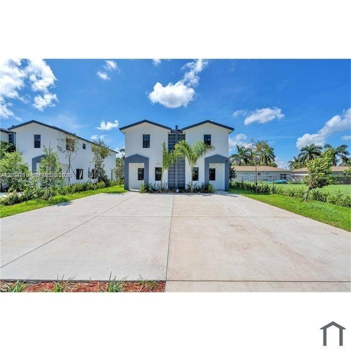 Property photo for 1231-1233 NW 9 Avenue, Florida City, FL