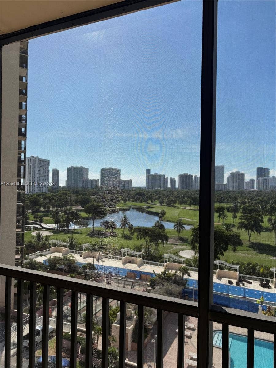 20301 W Country Club Drive, #1025, Aventura, FL 33180 Photo 2