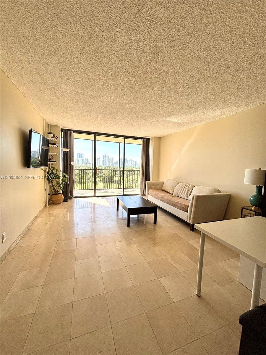 20301 W Country Club Drive, #1025, Aventura, FL 33180 Photo 4