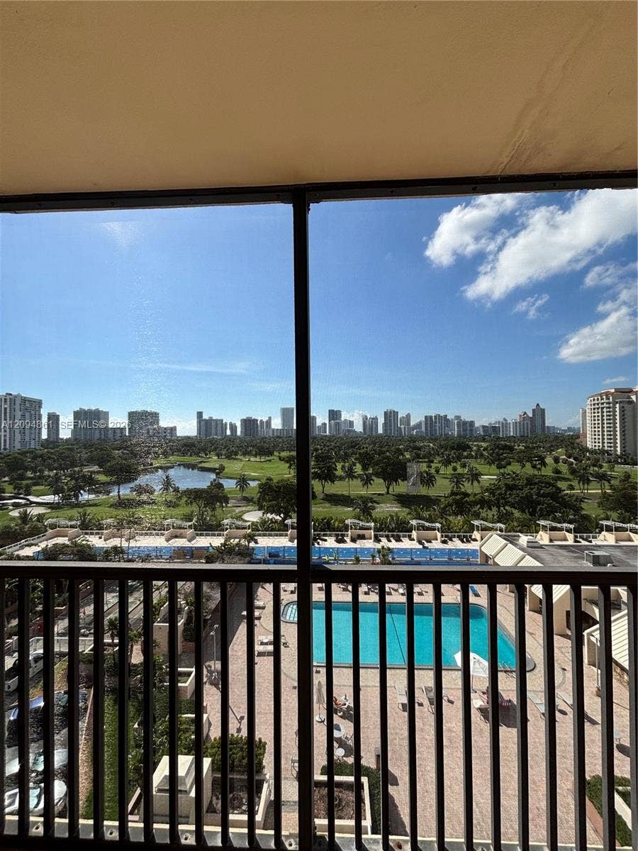 20301 W Country Club Drive, #1025, Aventura, FL 33180 Photo 3