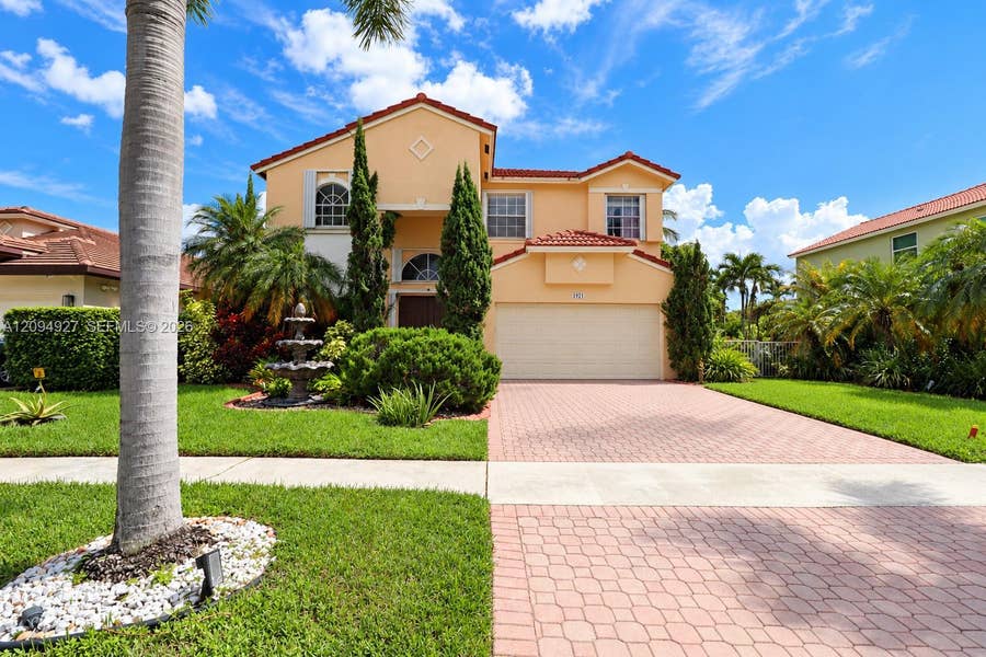 Property photo for 1021 NW 185th Avenue, Pembroke Pines, FL