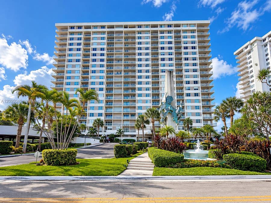 Property photo for 300 Bayview Drive, #2014, Sunny Isles Beach, FL