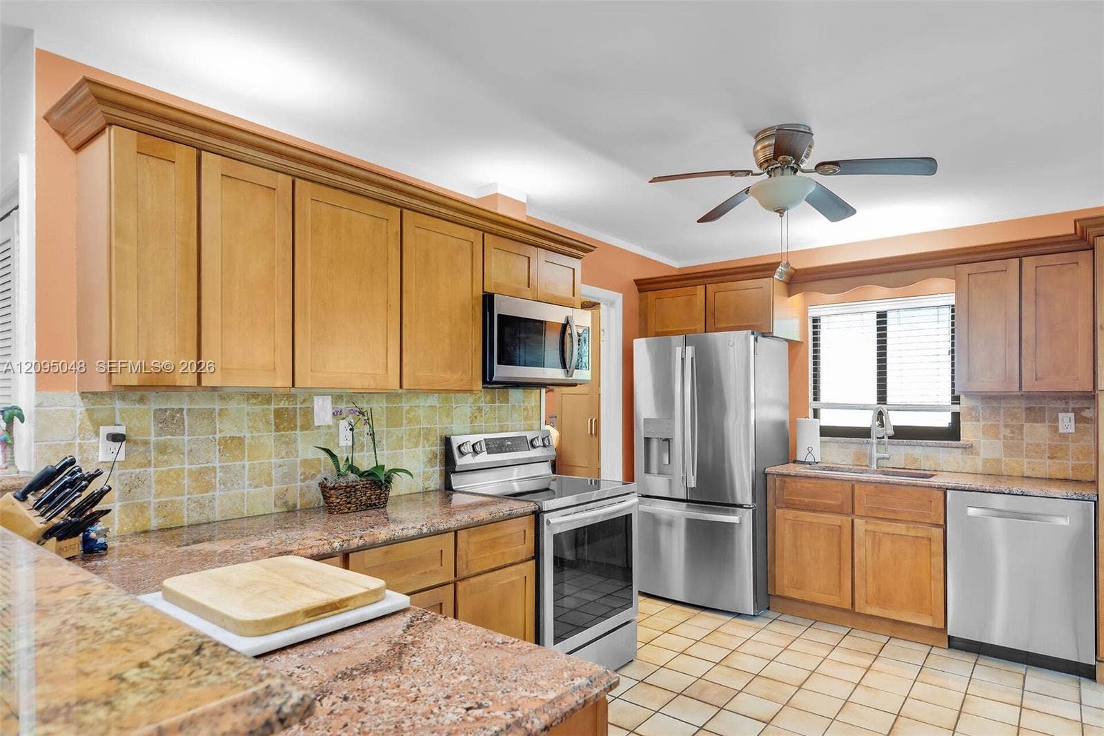 88 Marina Avenue, Key Largo, FL 33037 Kitchen Up