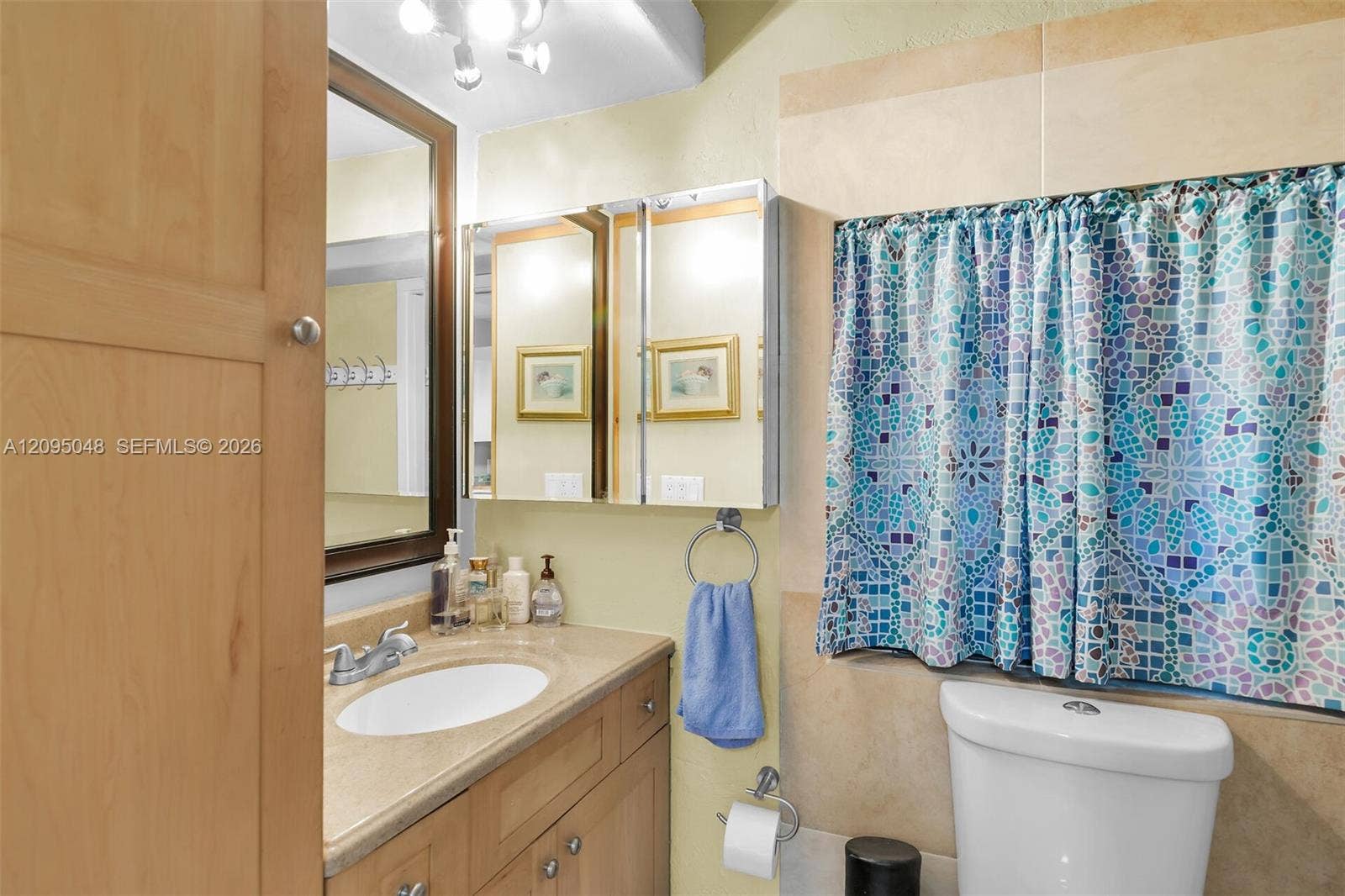 88 Marina Avenue, Key Largo, FL 33037 Bath Down