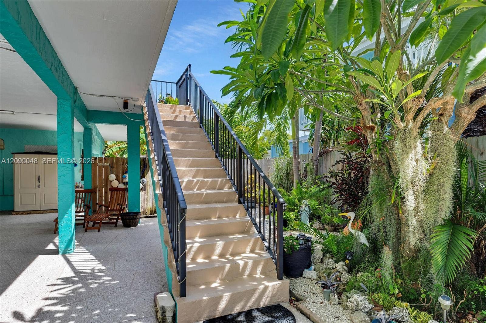88 Marina Avenue, Key Largo, FL 33037 Front steps going up